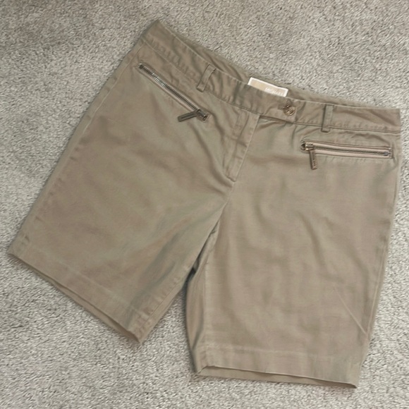 MICHAEL KORS COTTON MID RISE SHORTS TAN SIZE 8 - Picture 1 of 9